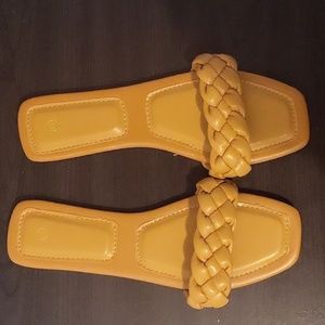 COPY - Woven Square Toe Slides Tan size 41(10 US) NWOT #097